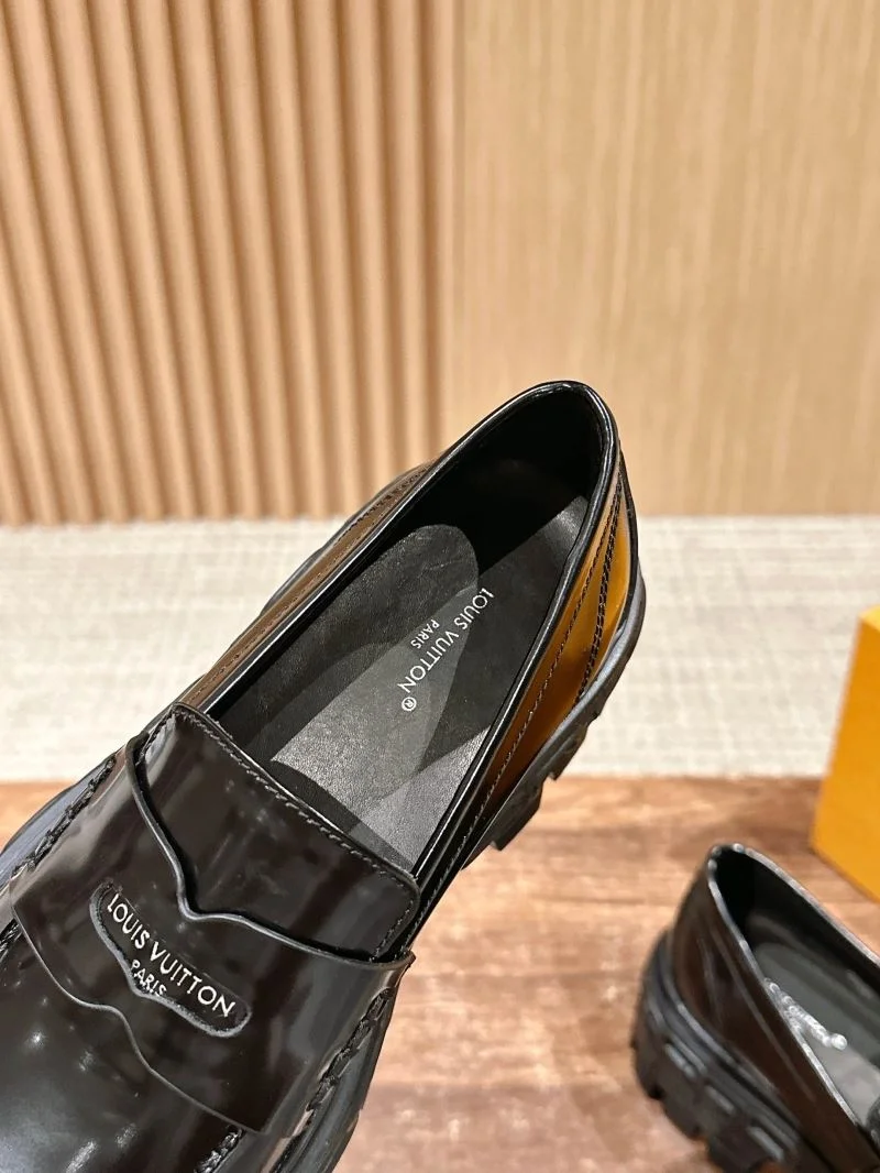 WeatherProof Louis Vuitton Low Shoes 31928
