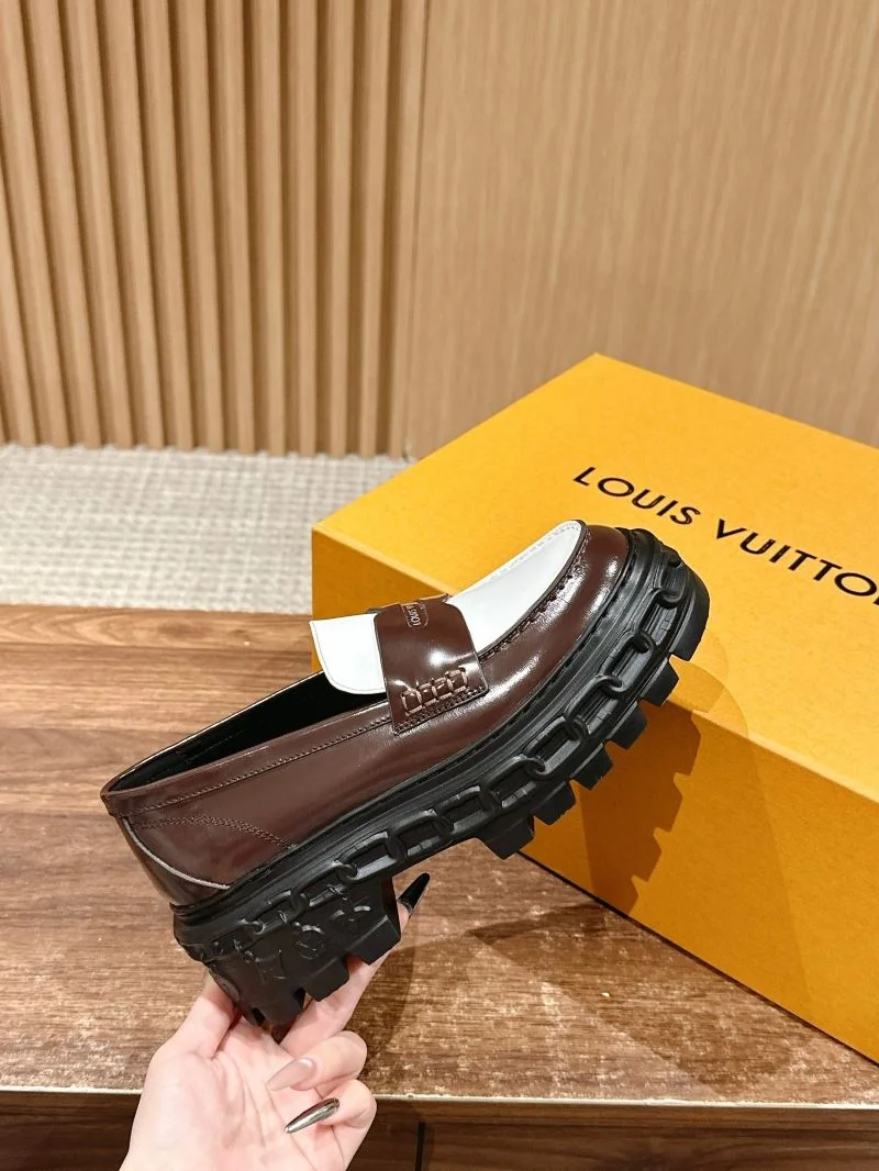 Comfortable Louis Vuitton Low Shoes 31924