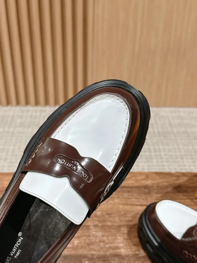 Comfortable Louis Vuitton Low Shoes 31924