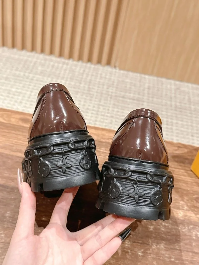 Comfortable Louis Vuitton Low Shoes 31924