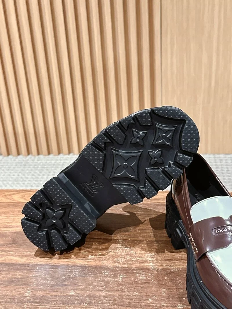 Comfortable Louis Vuitton Low Shoes 31924