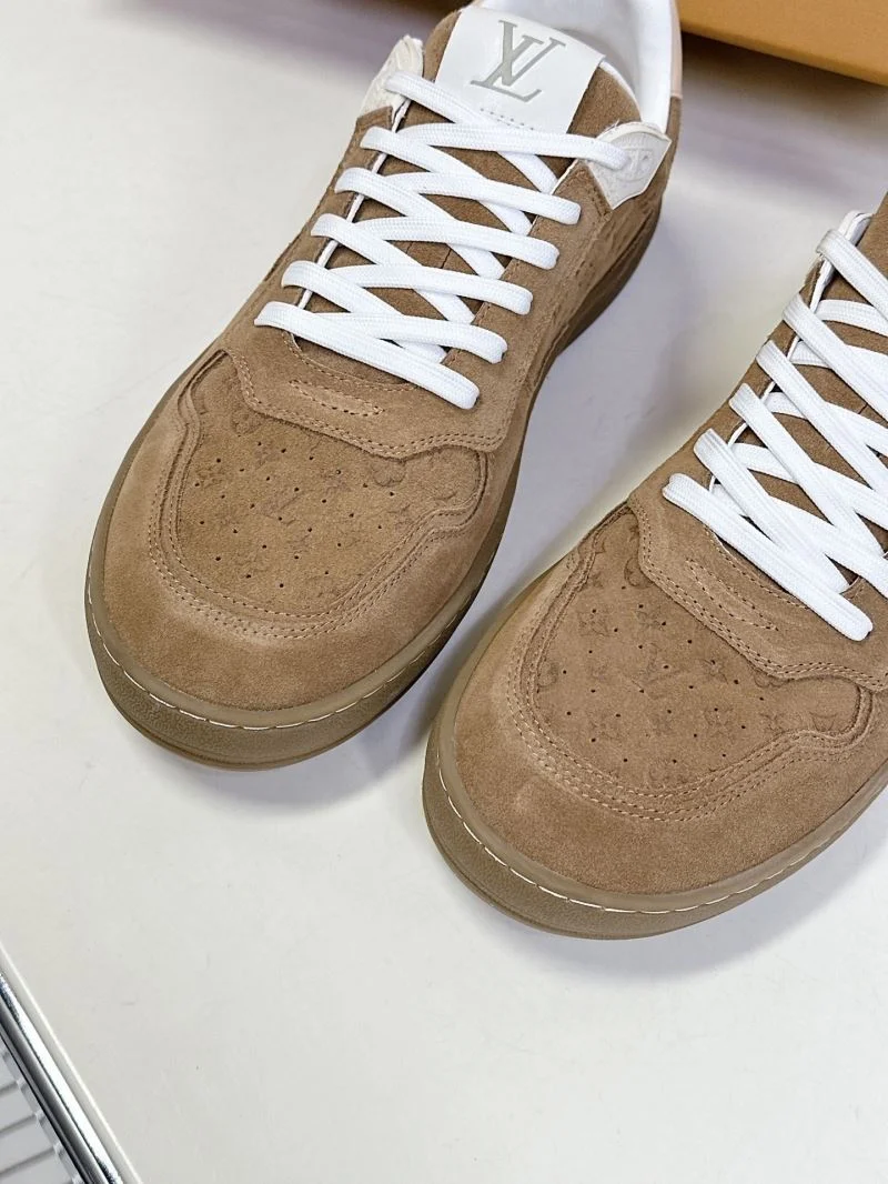 Louis Vuitton Low Shoes Unisex 31925