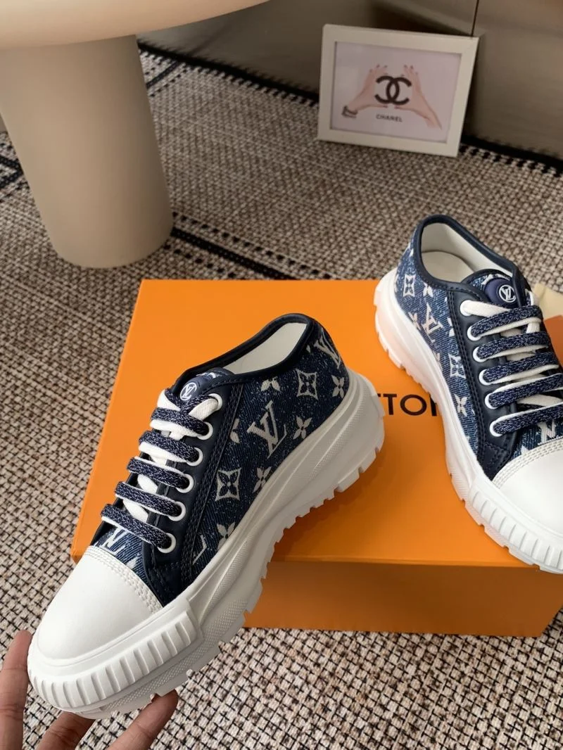WaterResistant Louis Vuitton Low Shoes 31923