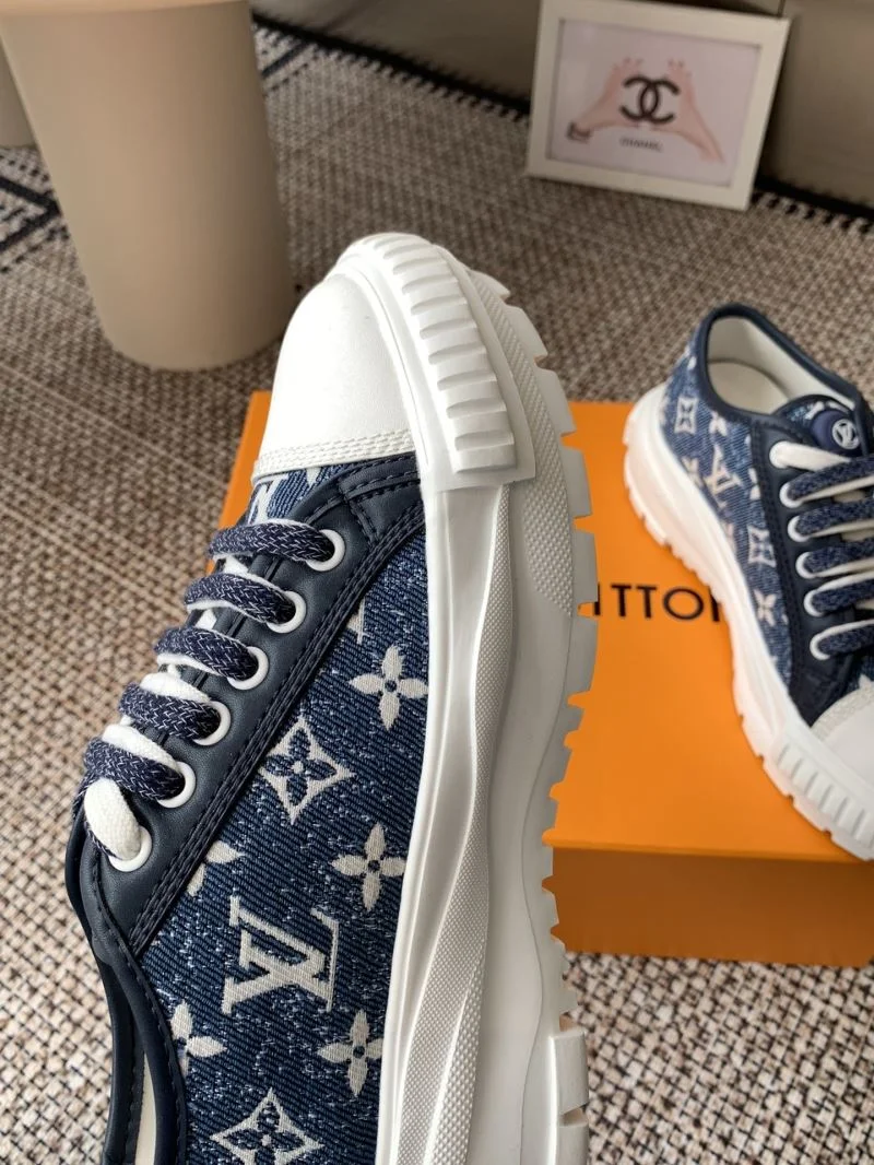WaterResistant Louis Vuitton Low Shoes 31923