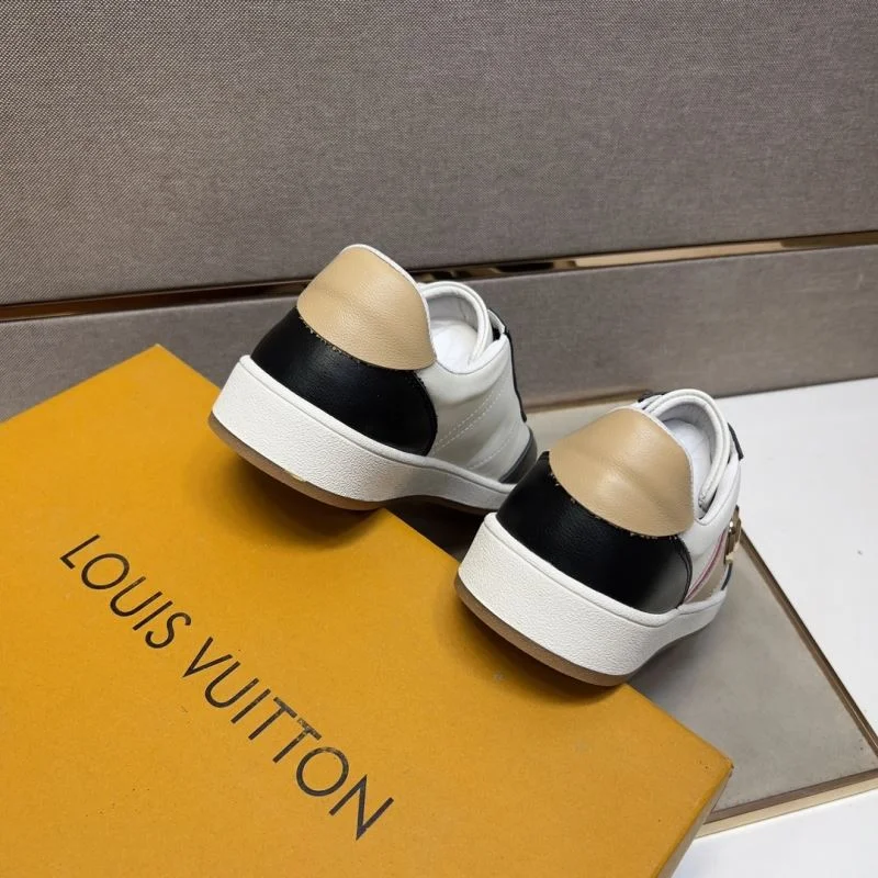Effortless Louis Vuitton Low Shoes 32971