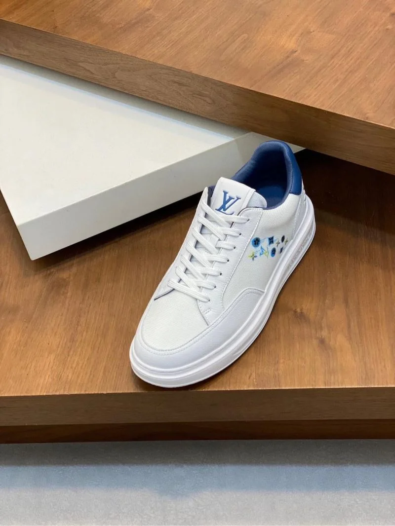 Timeless Louis Vuitton Low Shoes 32959