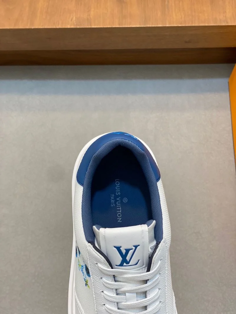 Timeless Louis Vuitton Low Shoes 32959
