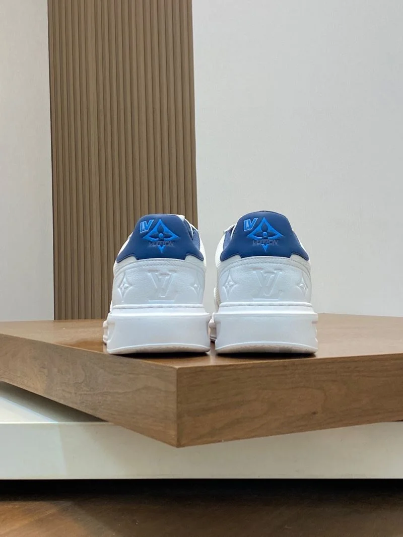 Timeless Louis Vuitton Low Shoes 32959
