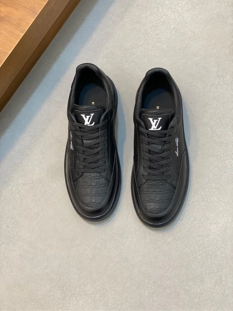 Timeless Louis Vuitton Low Shoes 32960