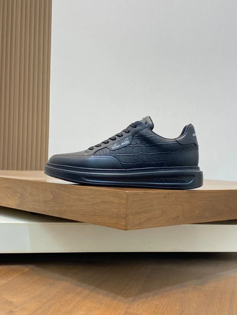 Timeless Louis Vuitton Low Shoes 32960