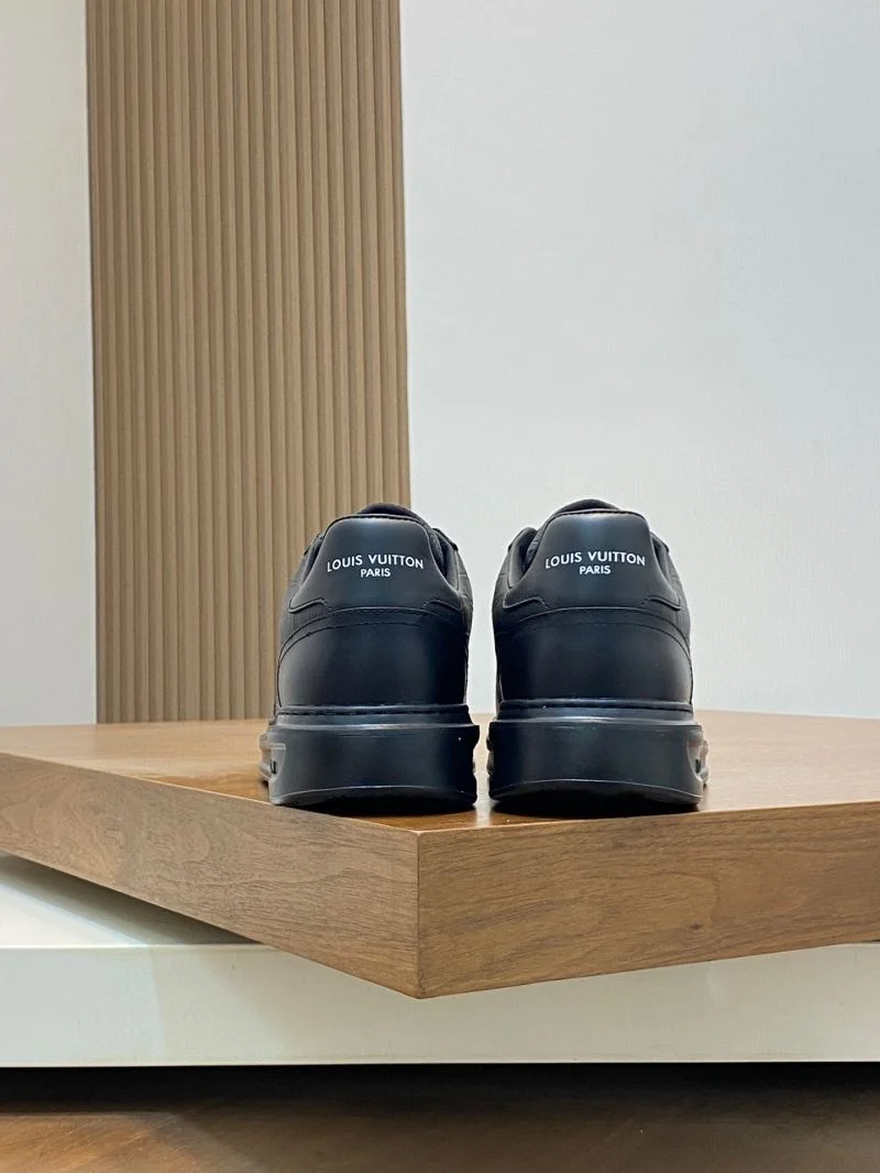 Timeless Louis Vuitton Low Shoes 32960