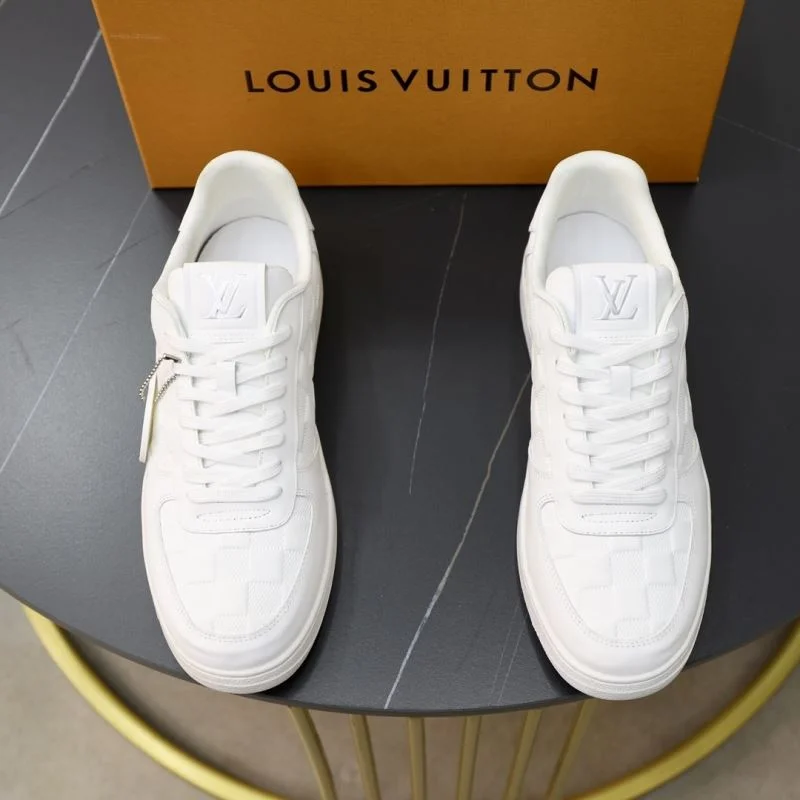 Durable Louis Vuitton Low Shoes 32945