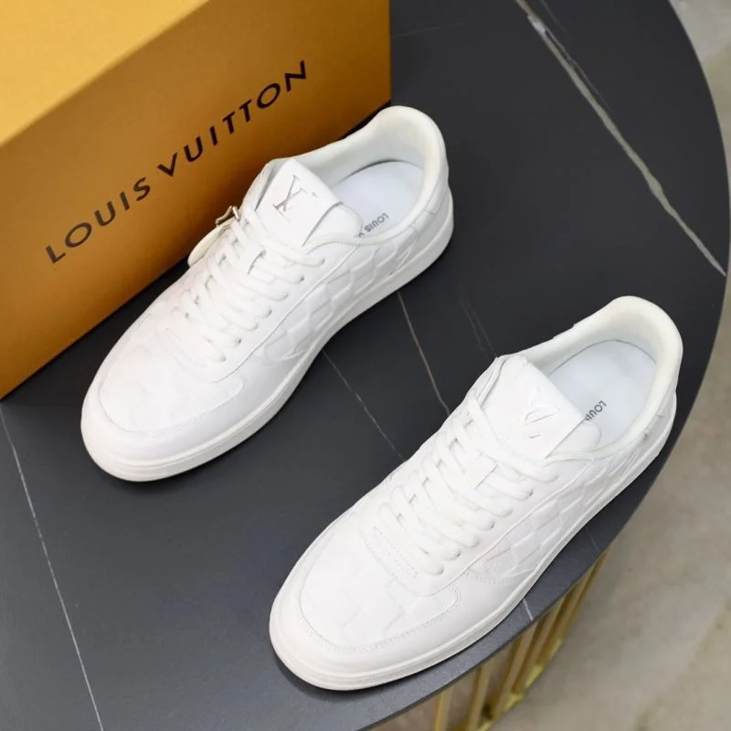 Durable Louis Vuitton Low Shoes 32945