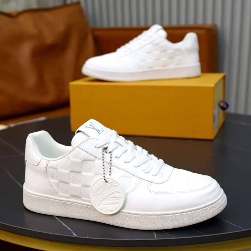 Durable Louis Vuitton Low Shoes 32945