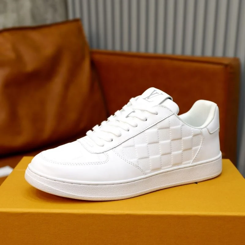 Durable Louis Vuitton Low Shoes 32945