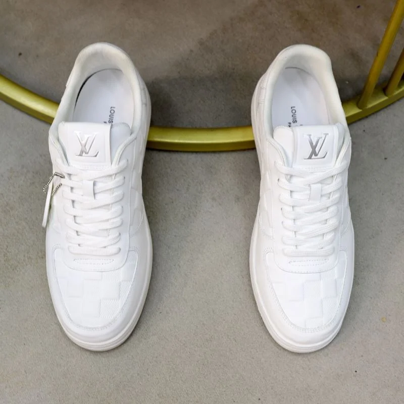 Durable Louis Vuitton Low Shoes 32945
