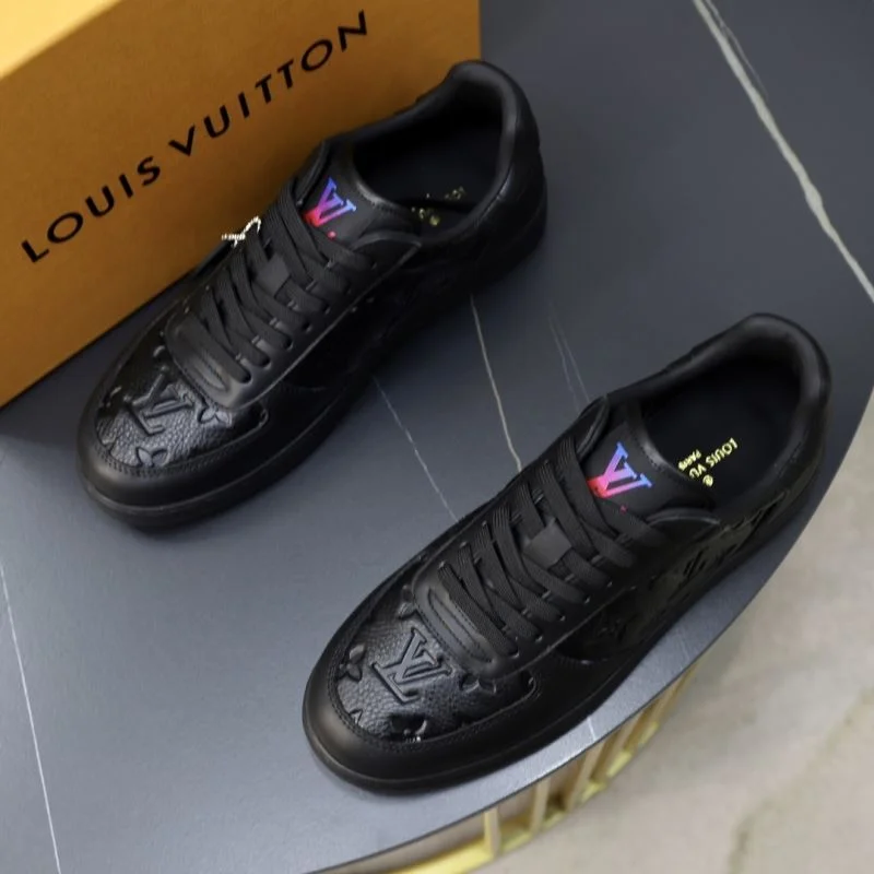 Louis Vuitton Low Shoes Unisex 32942