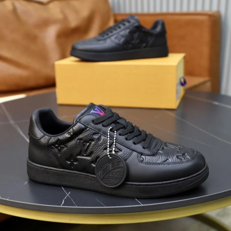 Louis Vuitton Low Shoes Unisex 32942