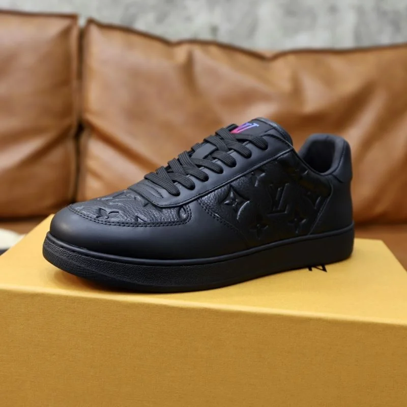 Louis Vuitton Low Shoes Unisex 32942