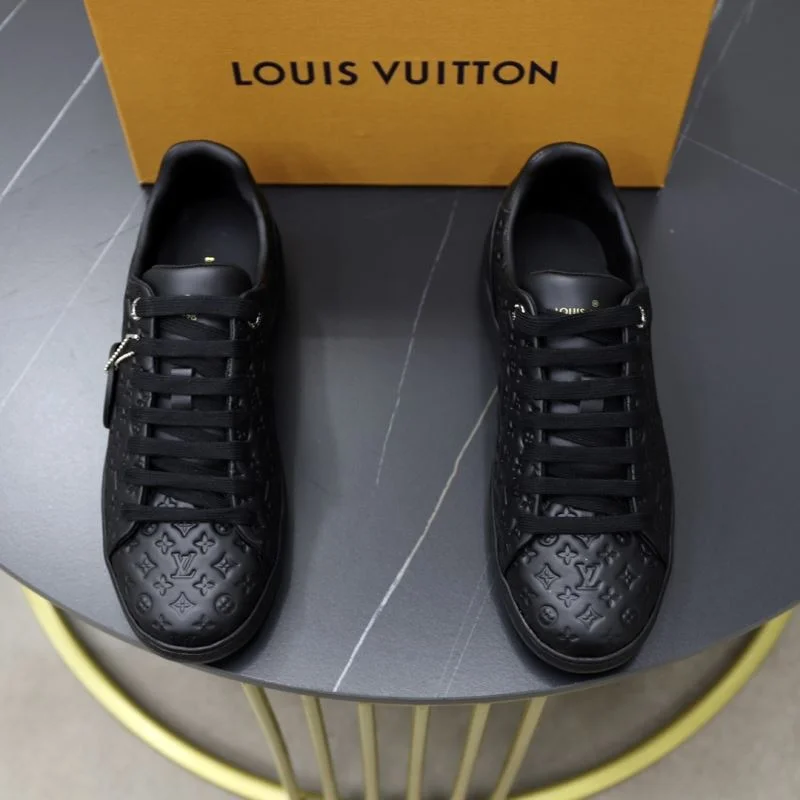 Louis Vuitton Low Shoes Durable 32939