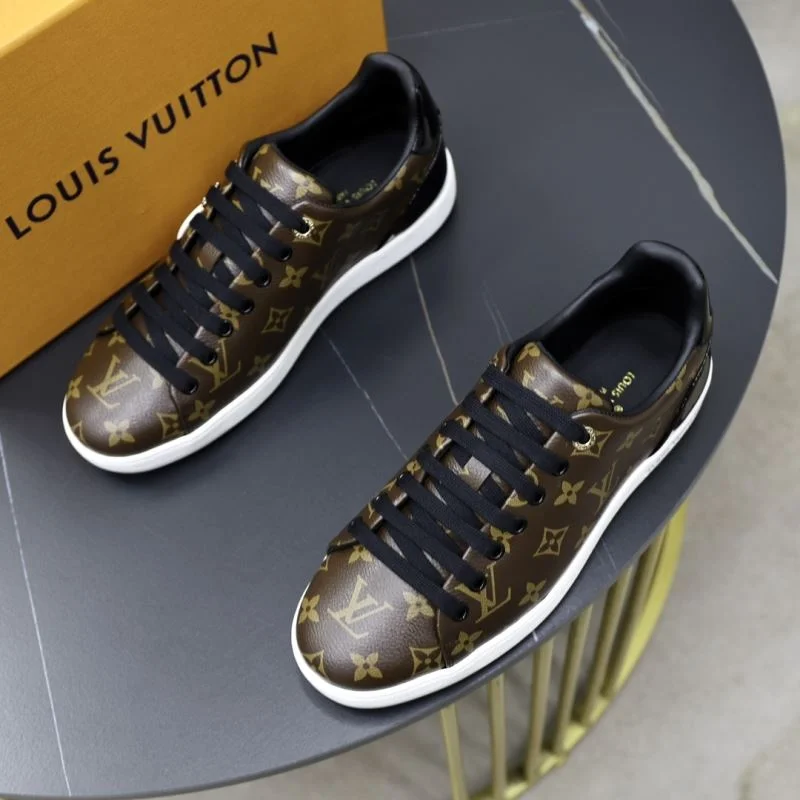 Durable Louis Vuitton Low Shoes 32924