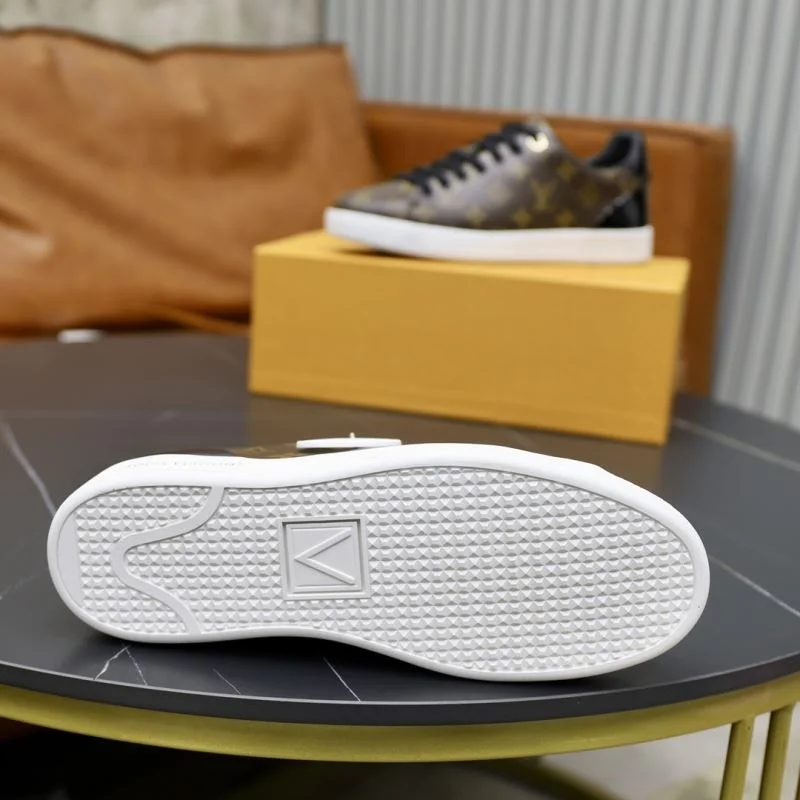 Durable Louis Vuitton Low Shoes 32924