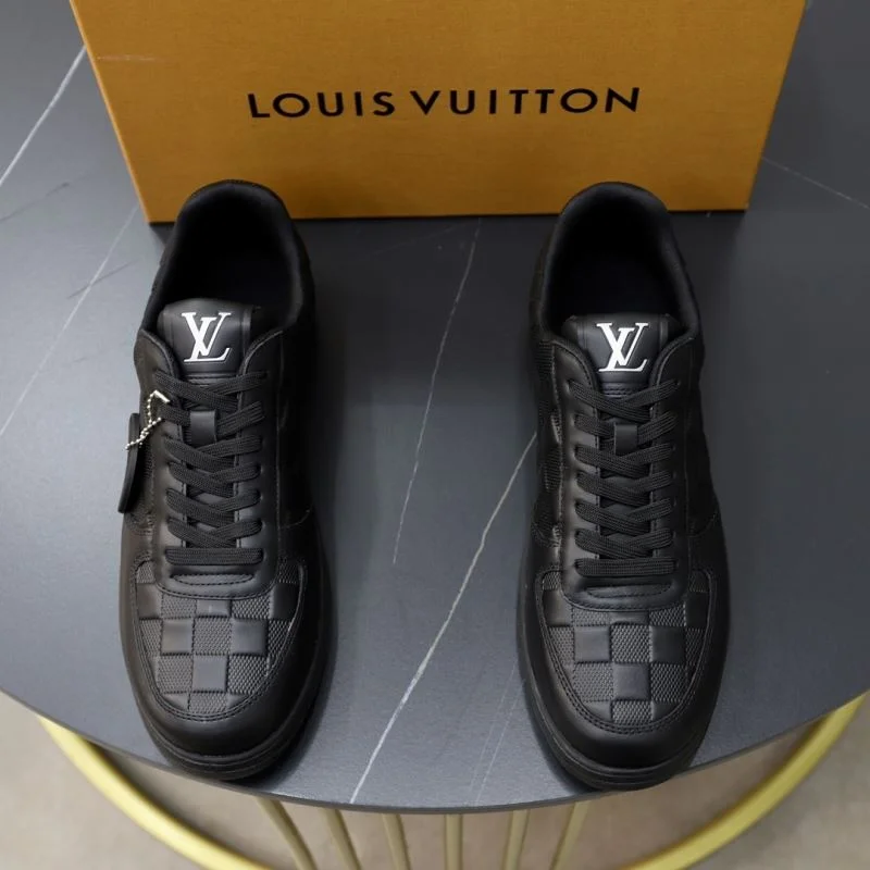 Louis Vuitton Low Shoes Youthful 32922