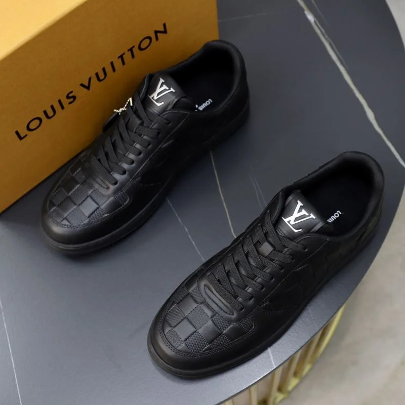 Louis Vuitton Low Shoes Youthful 32922