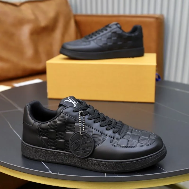 Louis Vuitton Low Shoes Youthful 32922