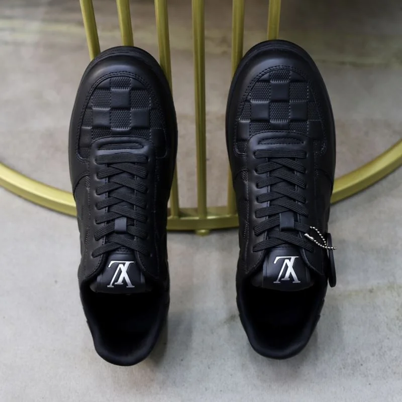 Louis Vuitton Low Shoes Youthful 32922