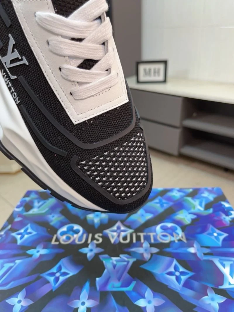 Louis Vuitton Low Shoes Elegant 32936
