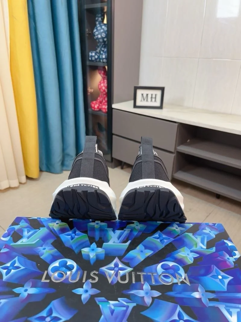 Louis Vuitton Low Shoes Elegant 32936