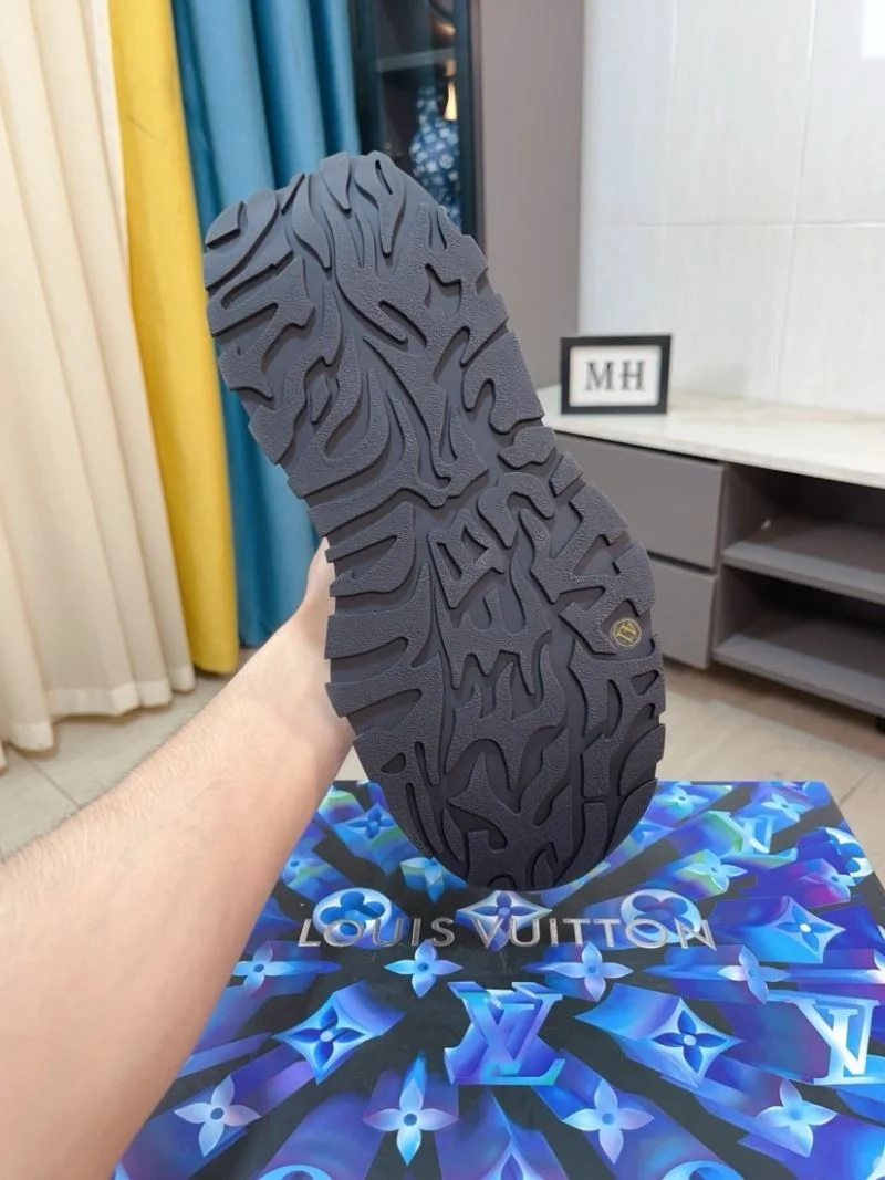 ComfortFit Louis Vuitton Low Shoes 32934