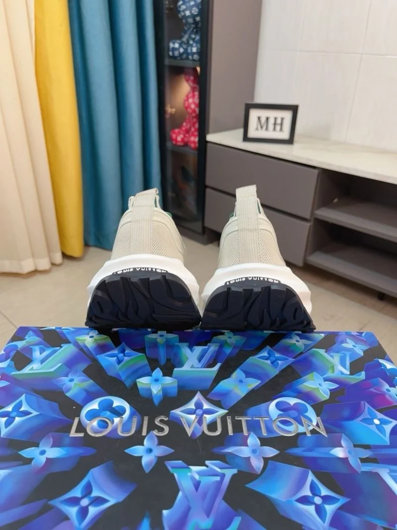 ComfortFit Louis Vuitton Low Shoes 32934