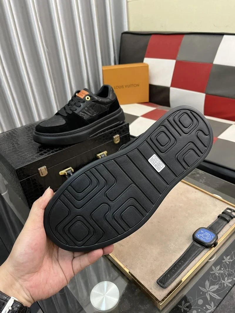 Louis Vuitton Low Shoes Youthful 32925