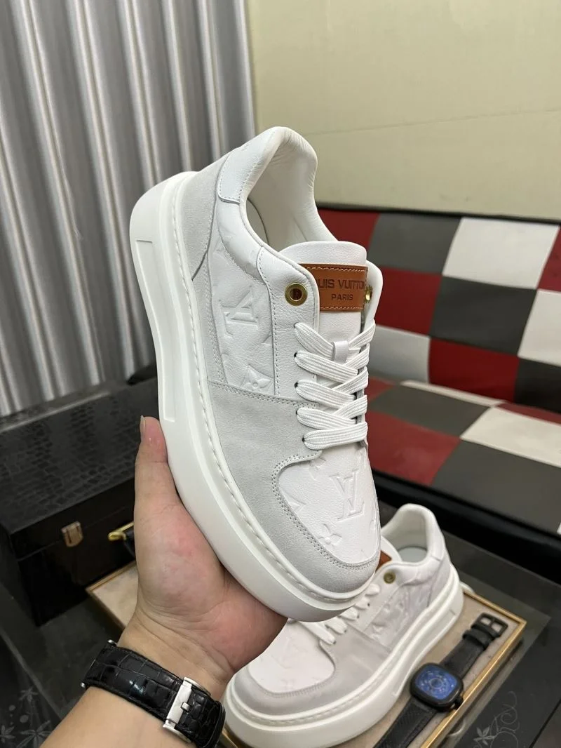 Louis Vuitton Low Shoes TechFriendly 32920