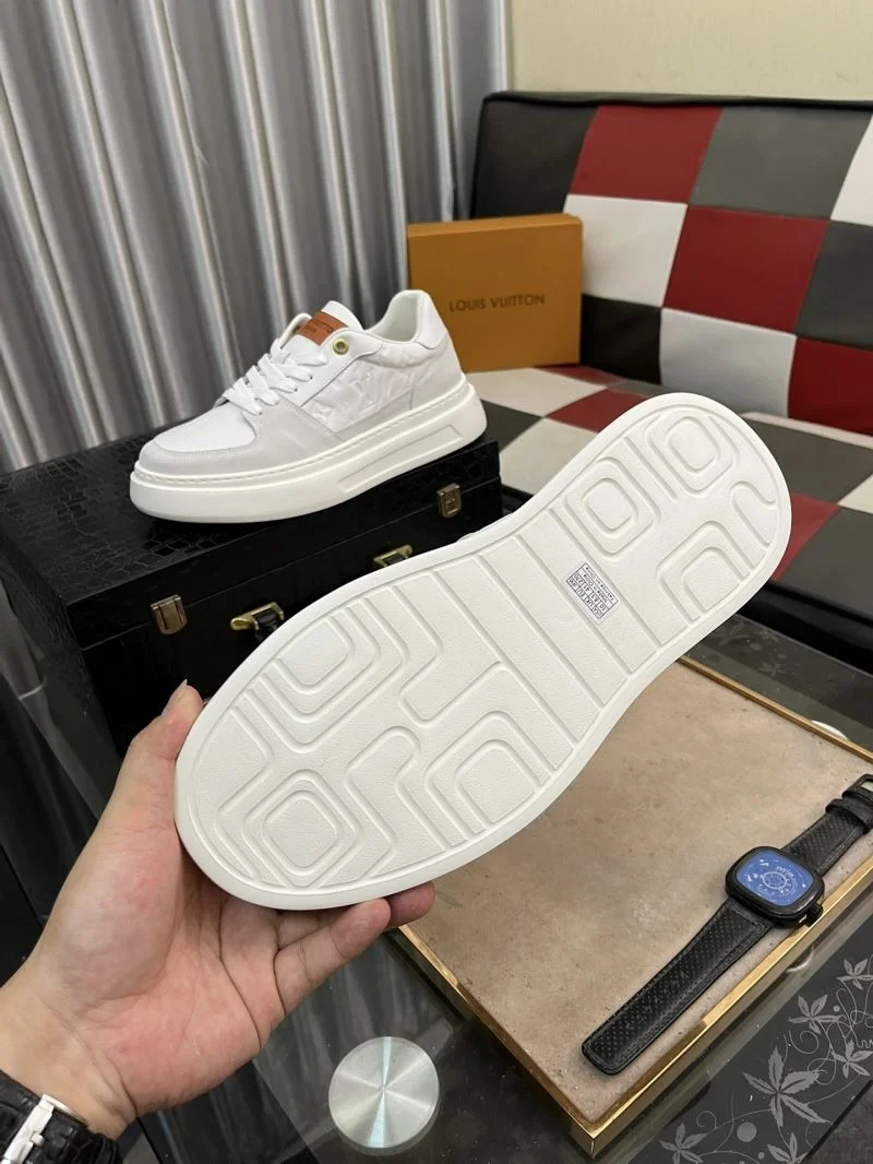 Louis Vuitton Low Shoes TechFriendly 32920