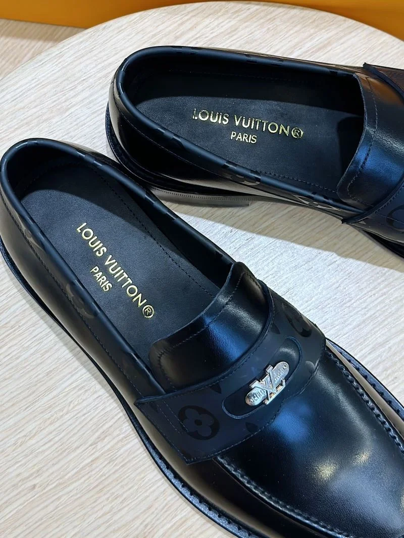 Louis Vuitton Low Shoes NewStyle 32914