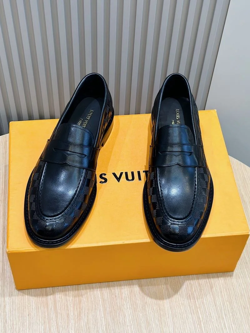 MoistureWicking Louis Vuitton Low Shoes 32907