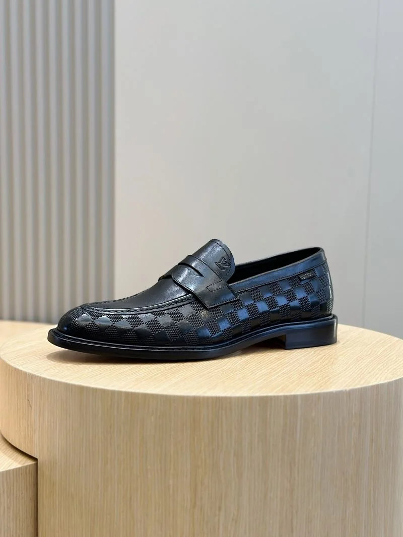 MoistureWicking Louis Vuitton Low Shoes 32907