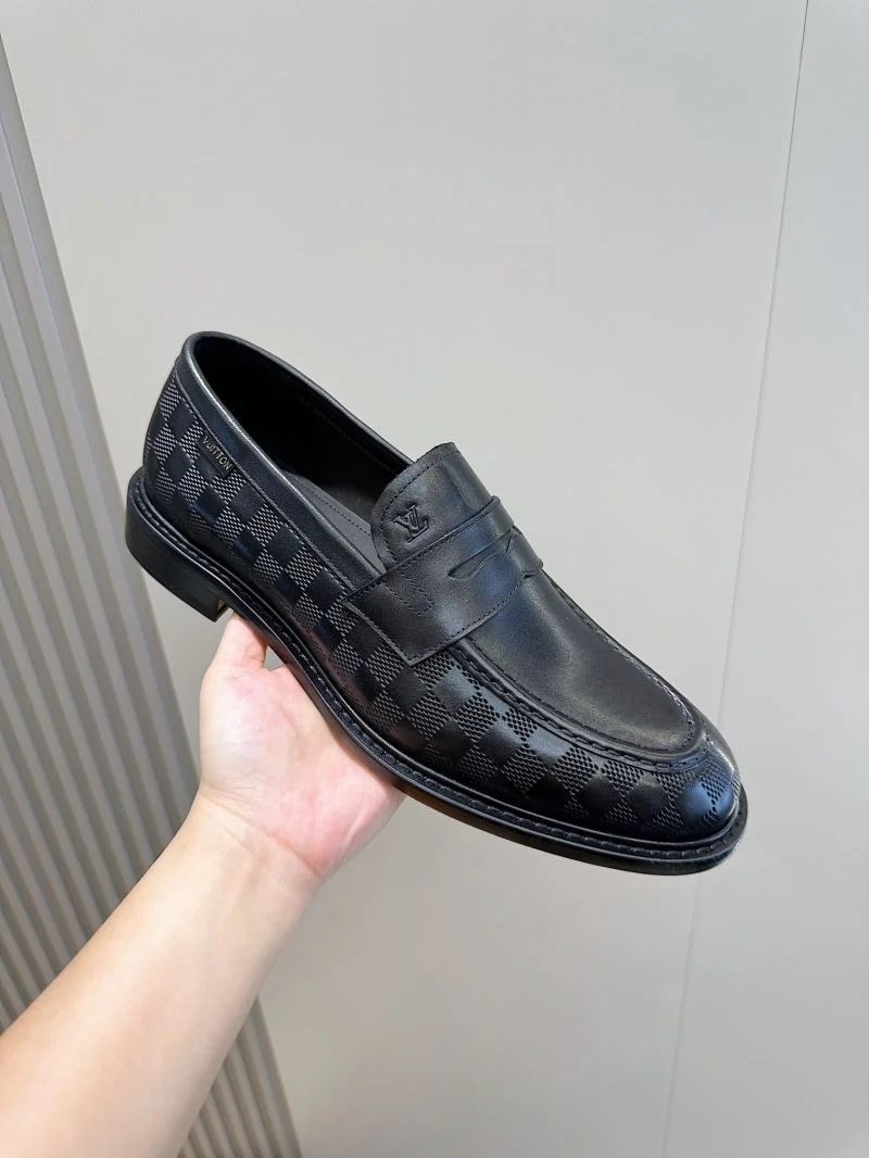 MoistureWicking Louis Vuitton Low Shoes 32907