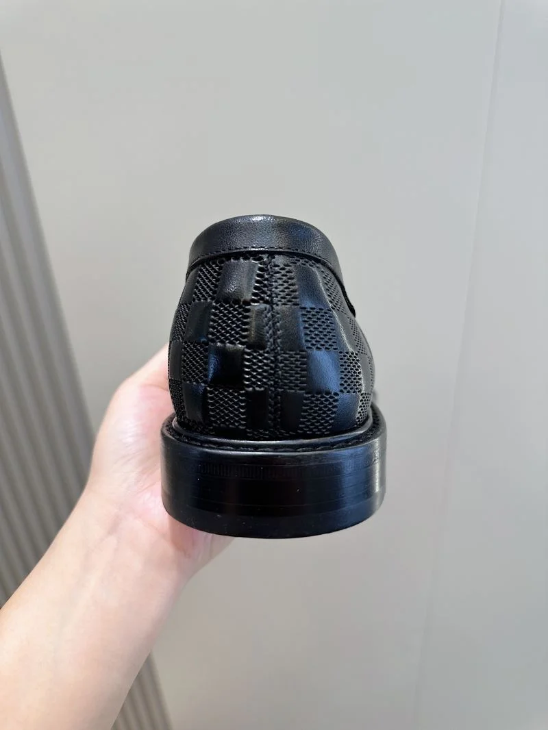 MoistureWicking Louis Vuitton Low Shoes 32907
