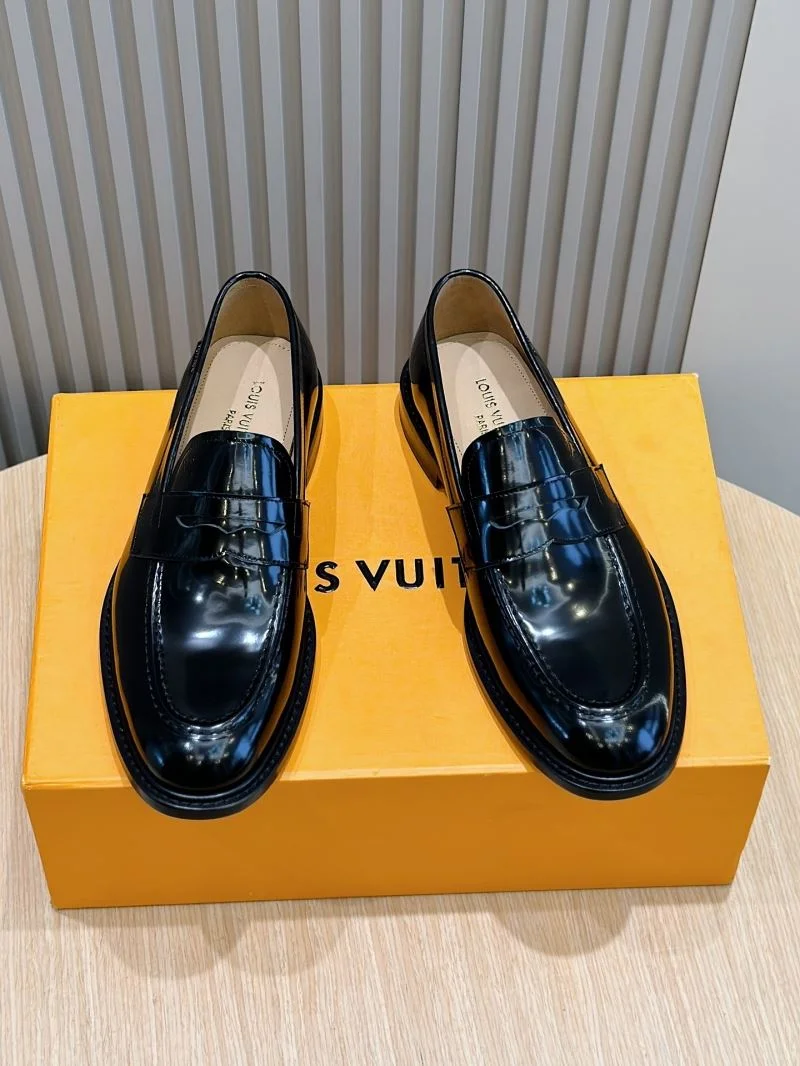Colorful Louis Vuitton Low Shoes 32913