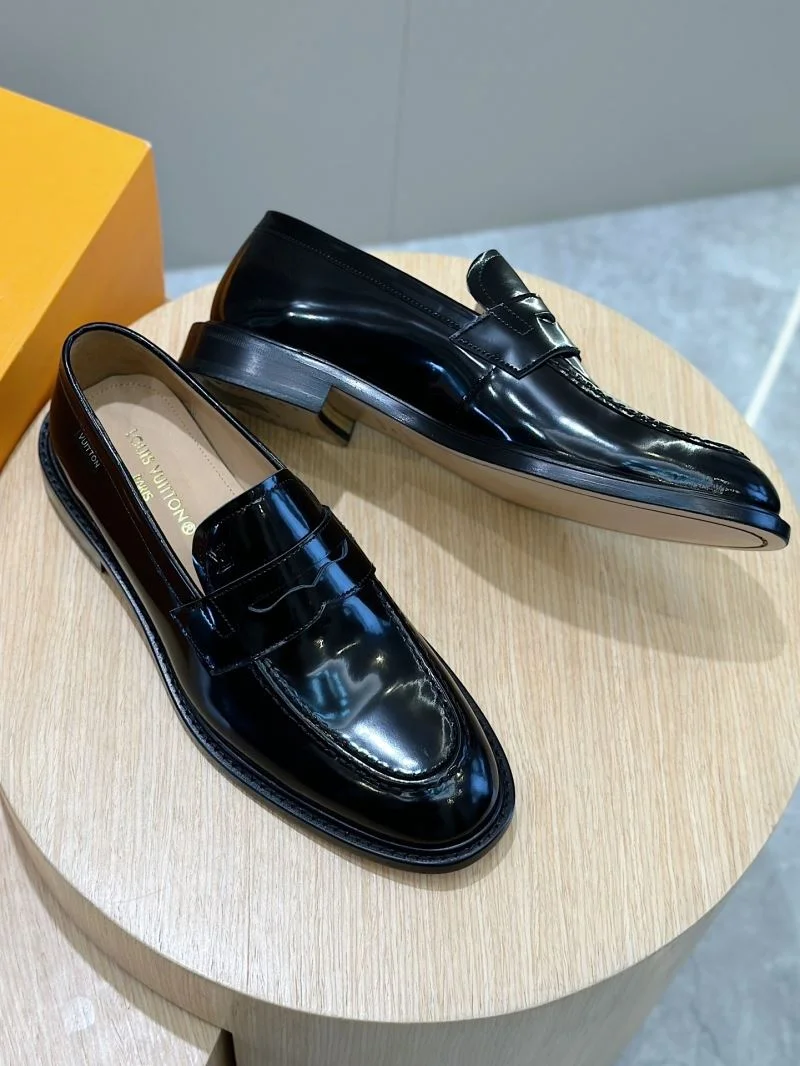Colorful Louis Vuitton Low Shoes 32913
