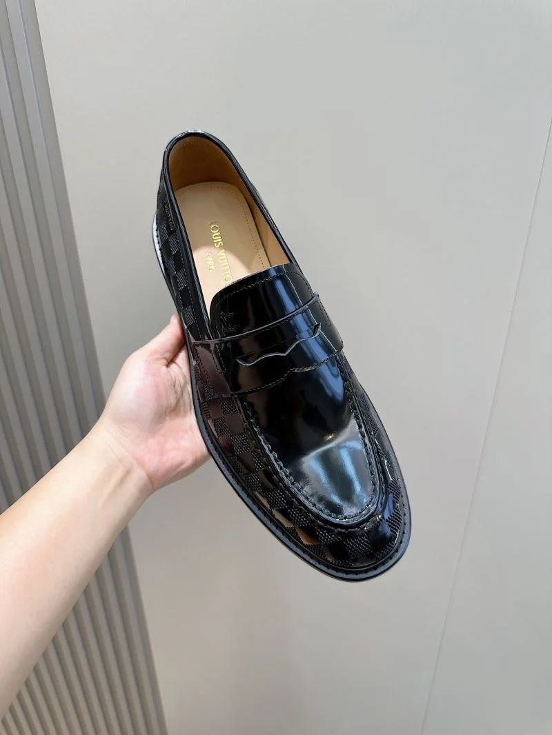 Louis Vuitton Low Shoes Practical 32910
