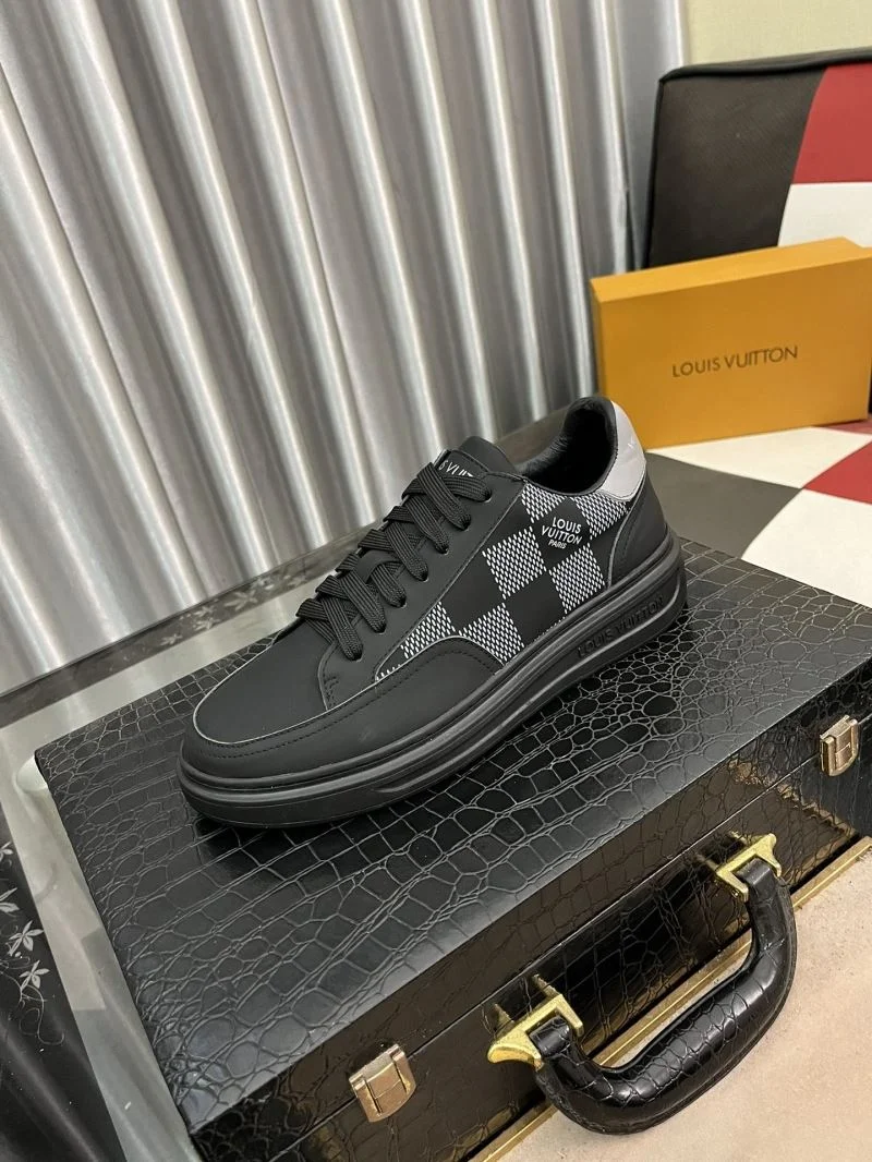 Stylish Louis Vuitton Low Shoes 32905