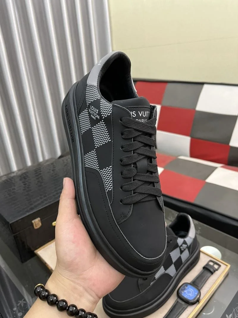 Stylish Louis Vuitton Low Shoes 32905