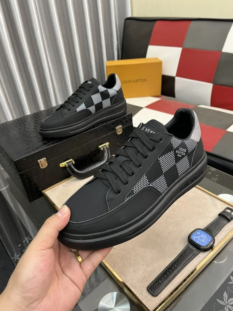 Stylish Louis Vuitton Low Shoes 32905