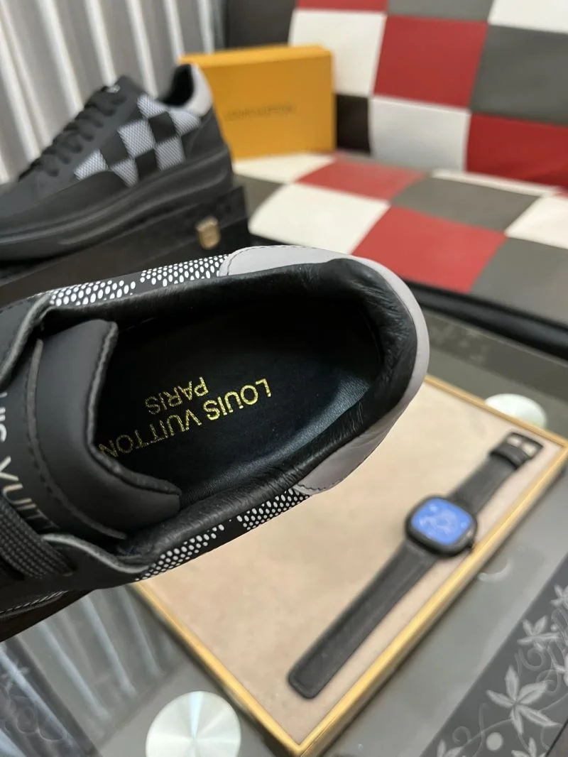 Stylish Louis Vuitton Low Shoes 32905