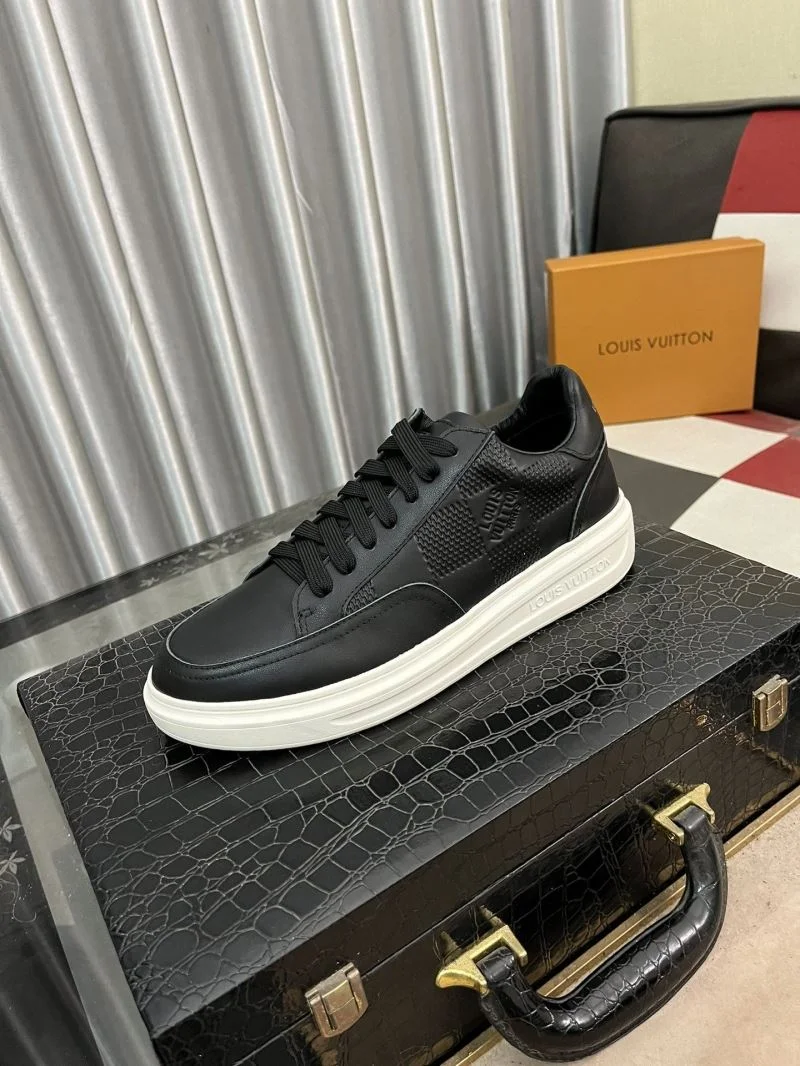 Minimalist Louis Vuitton Low Shoes 32895